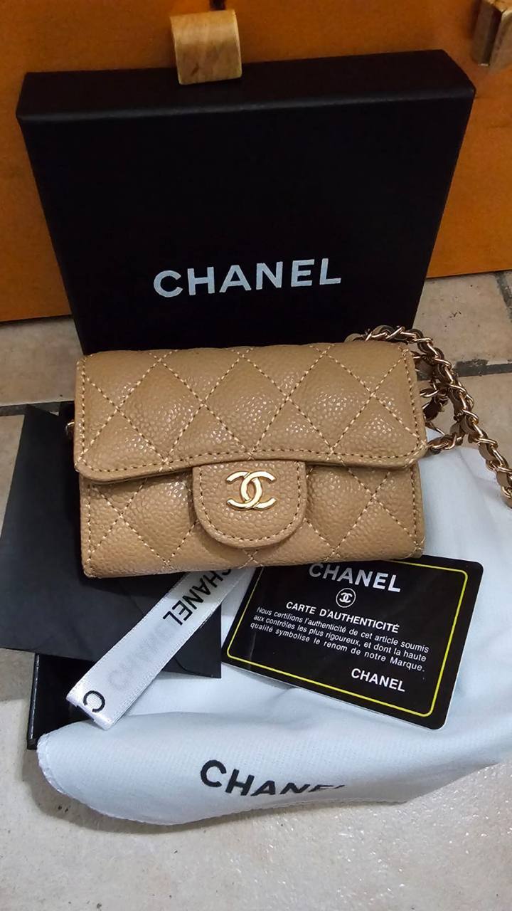 Chanel Borsa Timeless Caviar Medium Nero.