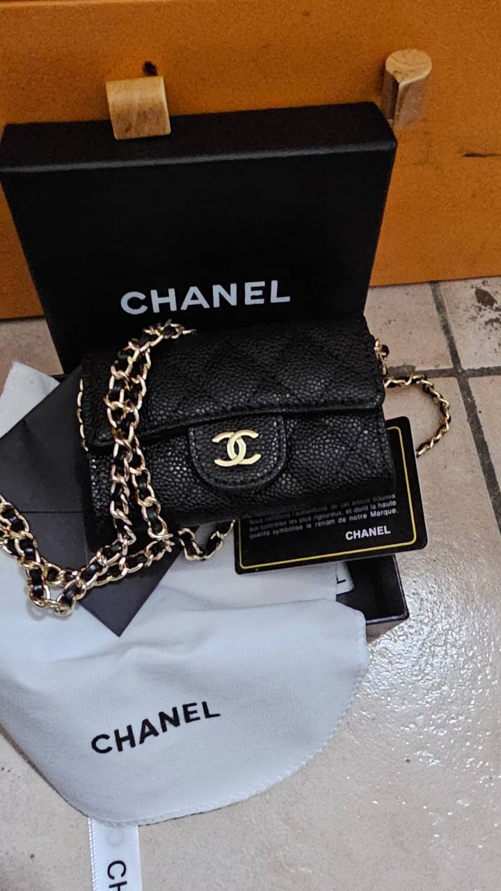 Chanel Borsa Timeless Caviar Medium Nero.