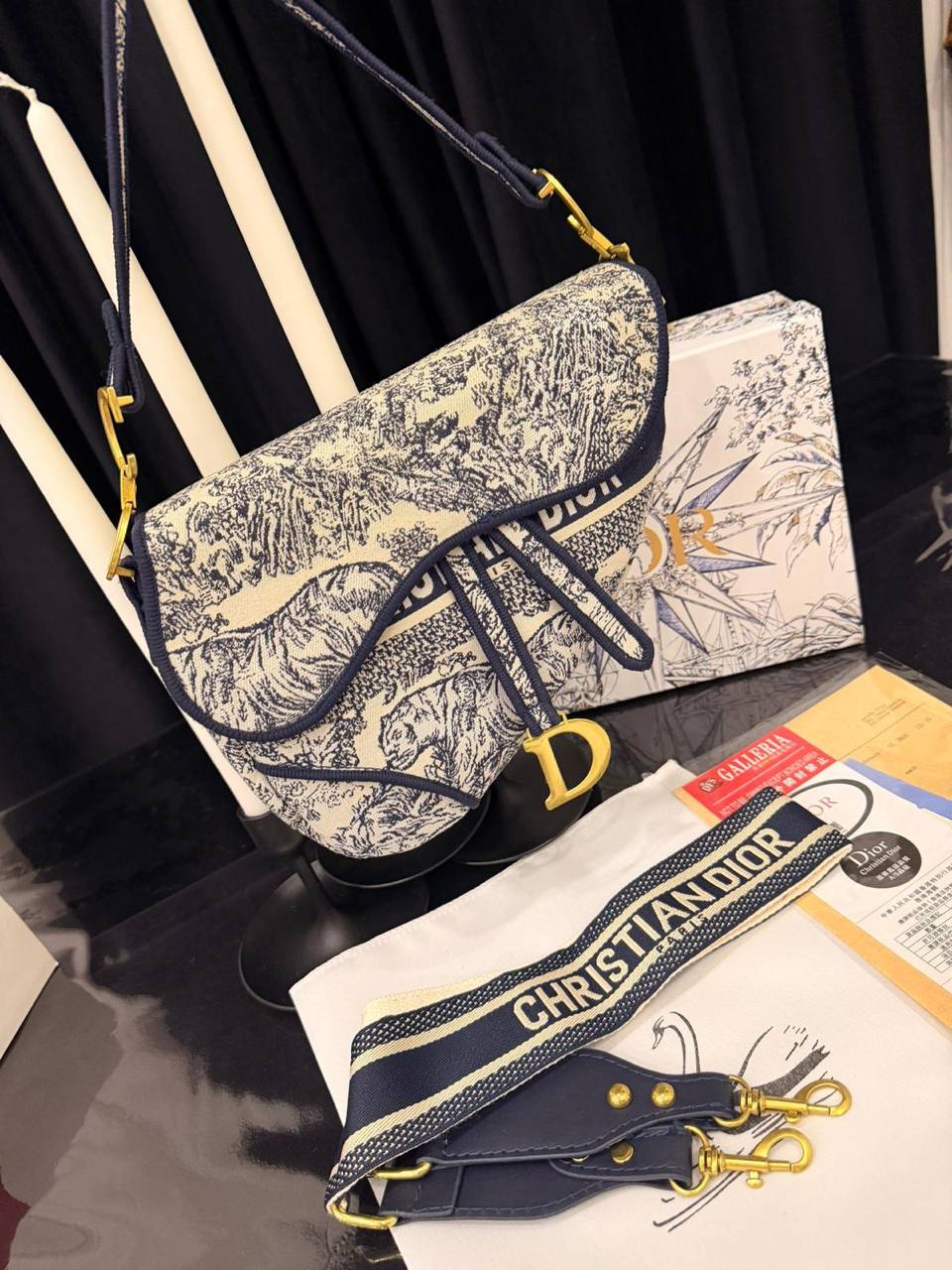 Borsa da sella Dior in ricamo Toile de Jouy blu/Grey /black